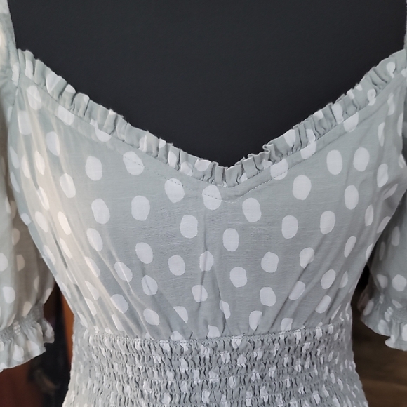 Abercrombie & Fitch Green with White polka Dots Puff Sleeve Blouse - Picture 3 of 10